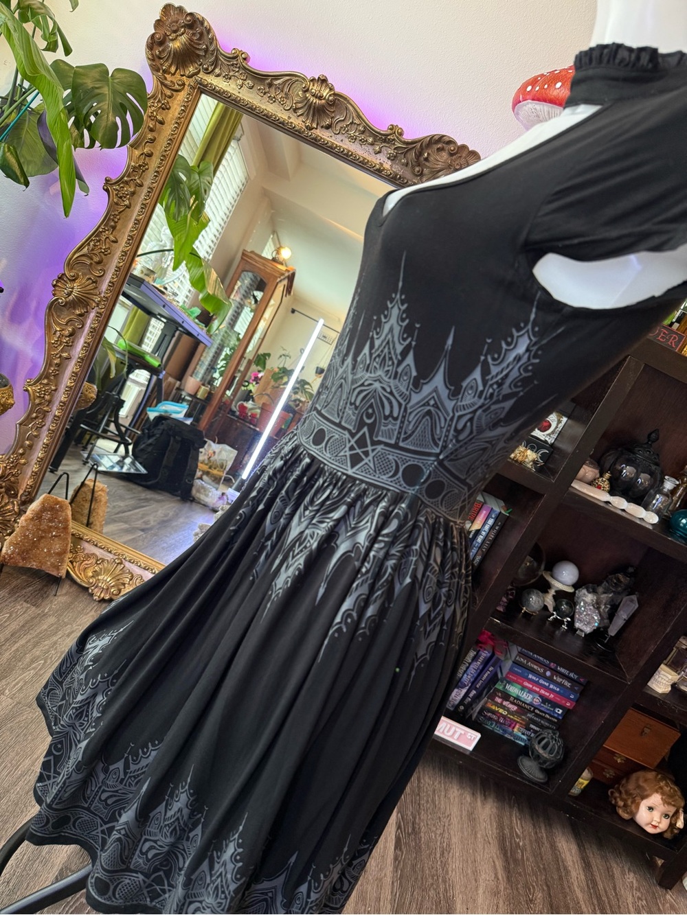 Small Killstar ‘Duchess’ Black Gothic Cutout cathedral Midi Dres - Picture 7 of 9